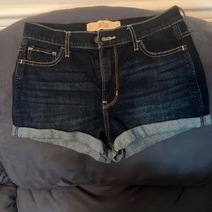 Hollister short short high rise 2” inches inseam size 5 dark wash EUC